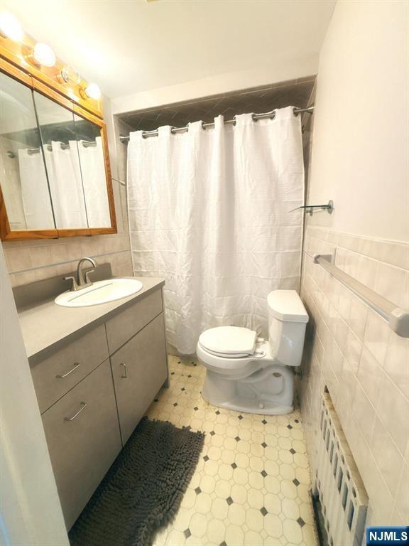 Building Photo - 904 5th St