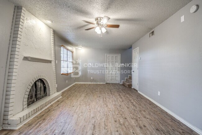 Building Photo - 5320 Kenosha Ave