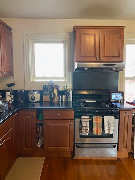 Building Photo - 161 Beacon St