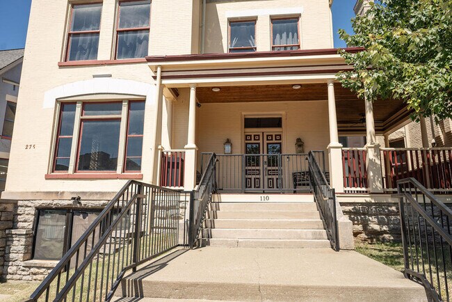 Building Photo - 275 S Limestone