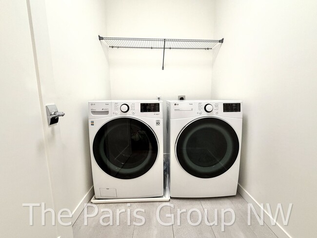 Building Photo - Gorgeous 2021 Fremont/Wallingford 3BR Overlooking Downtown, Mt Rainier & SLU, Garage w/EV Chgr, W...