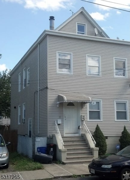 Building Photo - 10 Riverside Pl