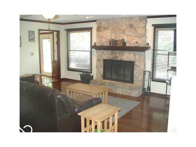 Building Photo - 108 Willowood Ln