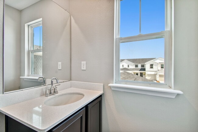 Building Photo - 9798 Fiddleback Ln