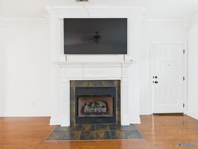 Building Photo - 413 White Petal St SW