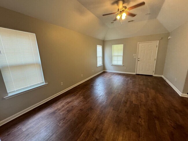 Building Photo - 3805 Carnes Ave