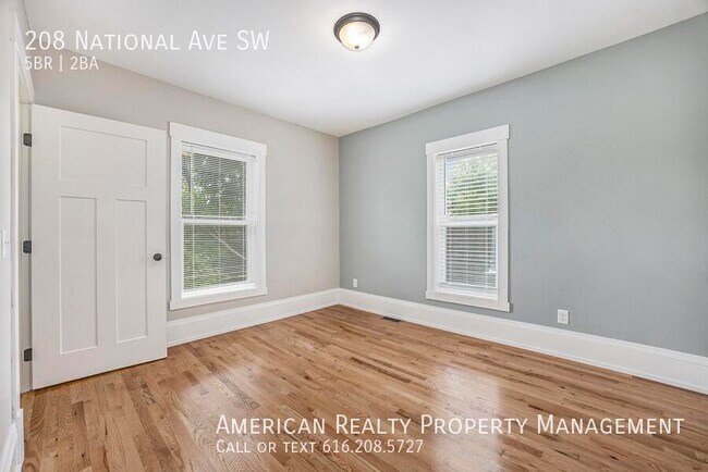 Building Photo - 208 National Ave SW