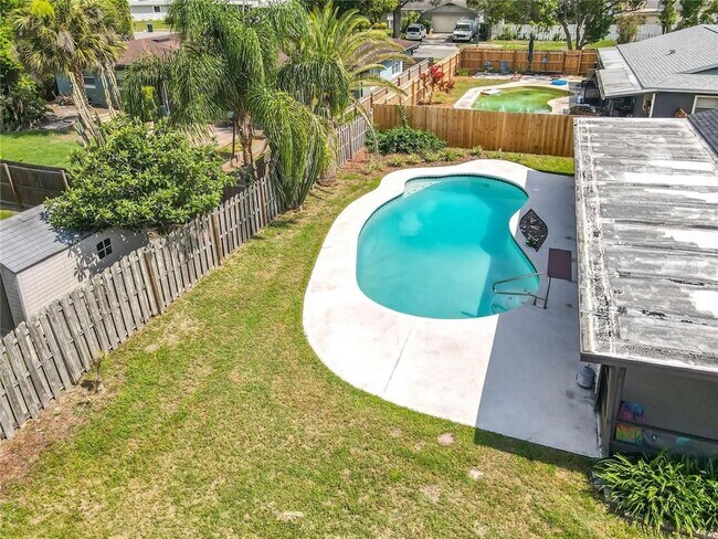 Building Photo - 8676 Hillside Dr