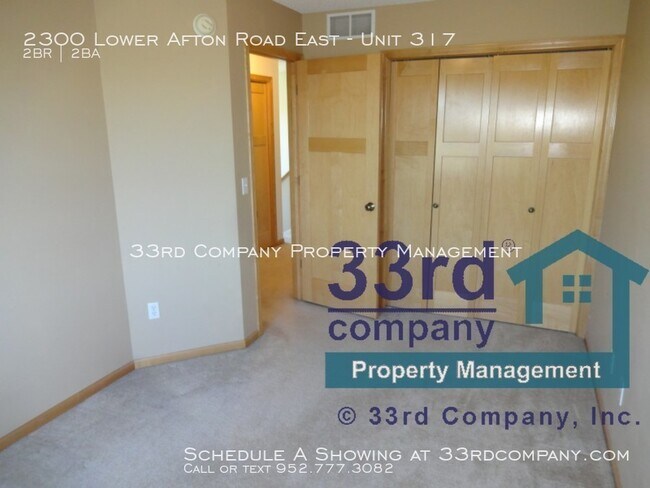 Building Photo - Welcome to this beautiful end unit town ho...
