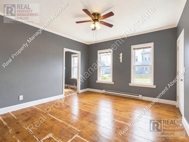 Building Photo - 72-74 Kinsley St