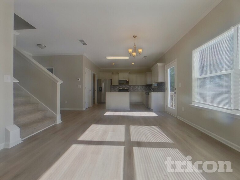 Building Photo - 228 Fieldcrest Dr