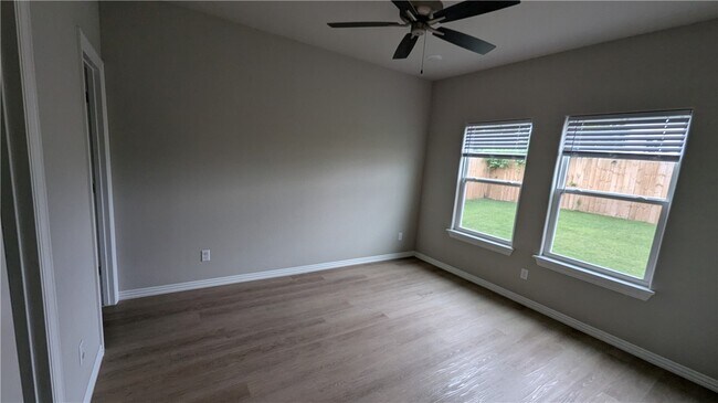 Building Photo - 1704-2-1602 SW Casuarina Dr