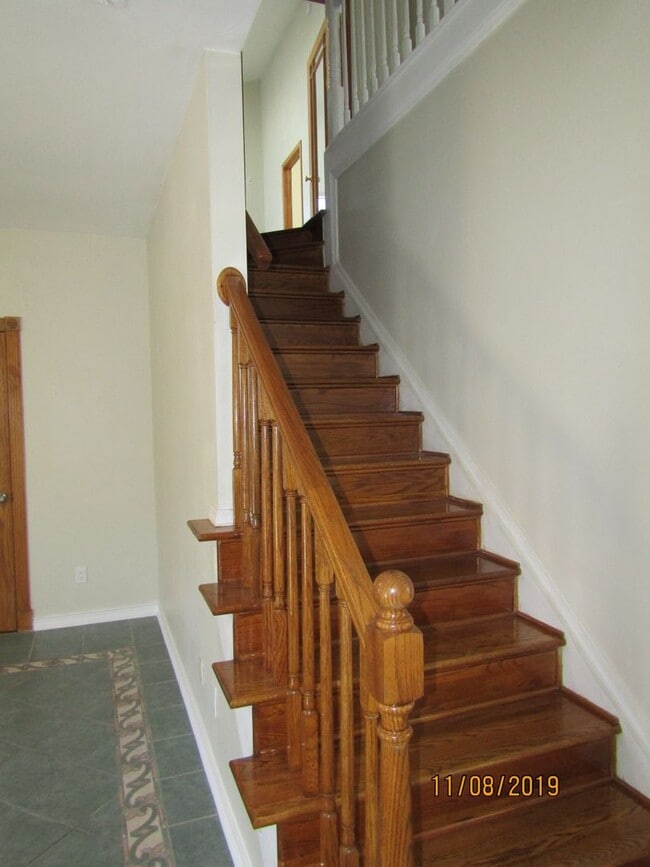 Building Photo - Weeping Cedar Trail