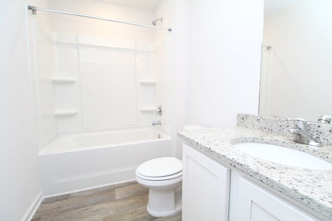 Building Photo - Lakeshore Preserve 3BR Home with Garage – ...