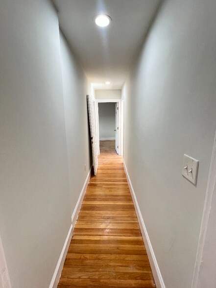 Building Photo - 63 Jastram St