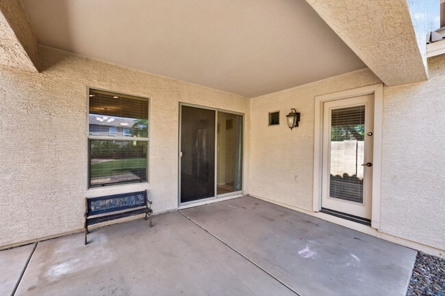 Building Photo - Spacious Gilbert Corner Lot Rental with 4 Bedrooms, Vaulted Ceilings & Private Backyard Retreat