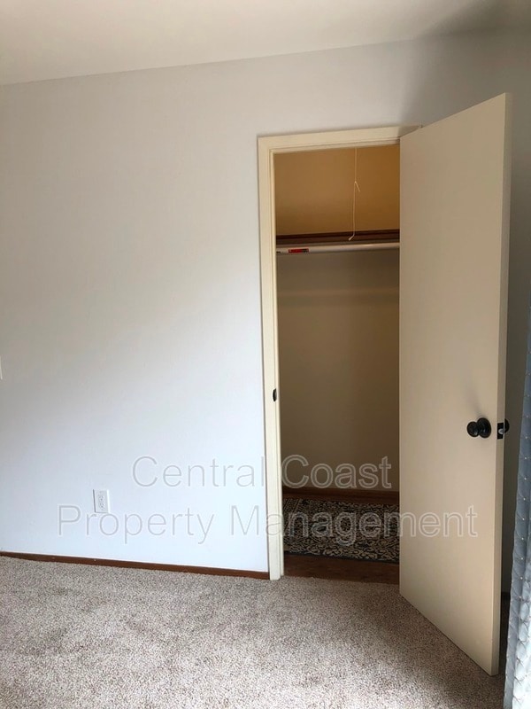 Building Photo - 725 Lobos St