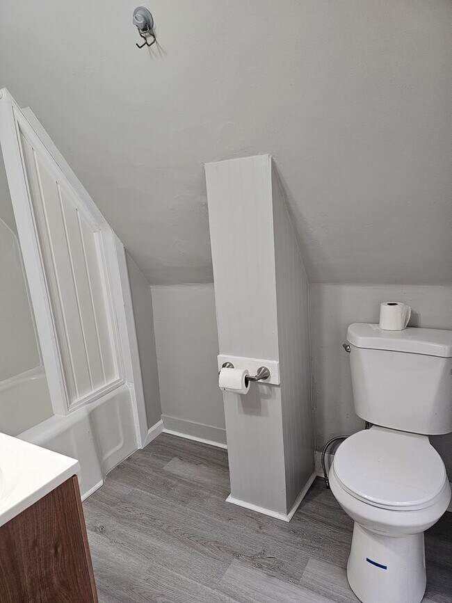 Building Photo - 641 10th St N