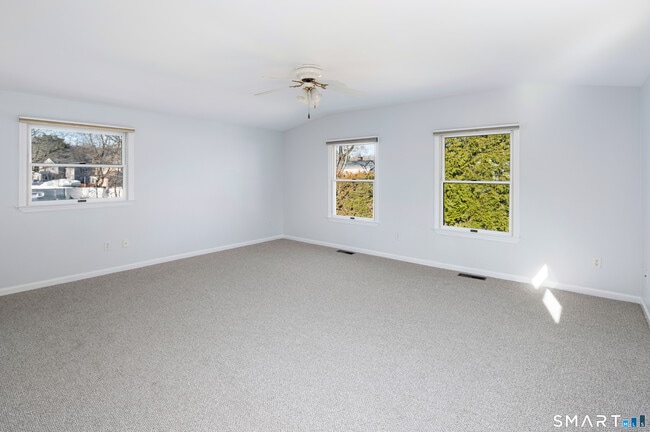 Building Photo - 37 Gaymoor Dr