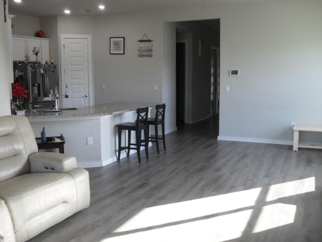 Building Photo - 2248 Alamar walk