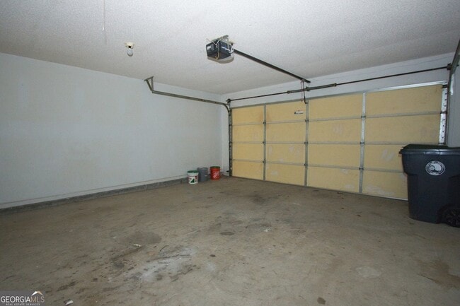 Building Photo - 2804 James Henry Dr