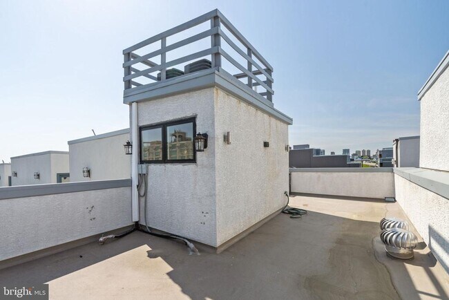 Building Photo - 110 Olive St