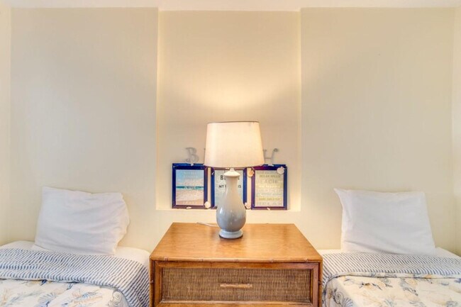 Building Photo - 2500 N Ocean Blvd