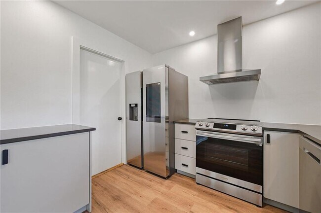 Building Photo - 608 Franklin Dr