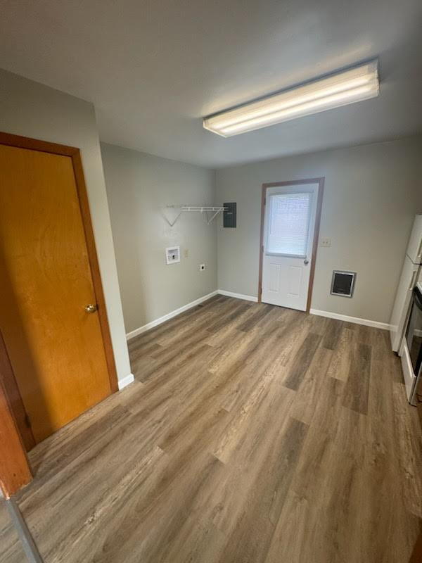 Building Photo - 2 Bed Single Level Apartment