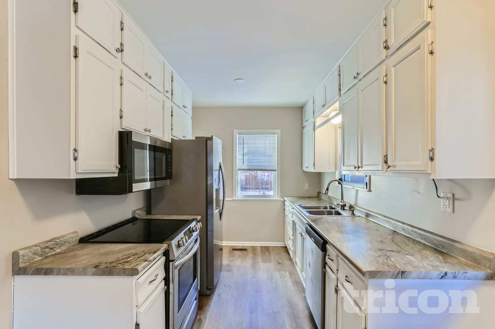 Building Photo - 906 Cherokee Ave