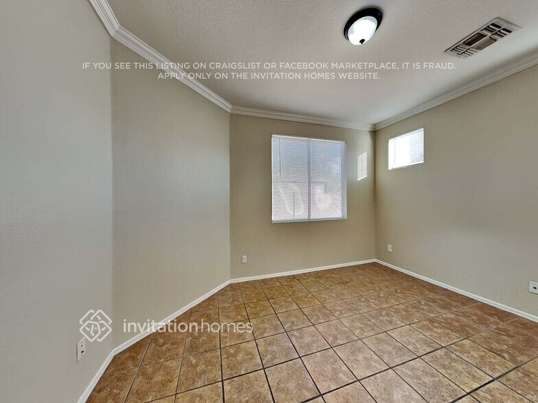 Building Photo - 1415 E Pecan Rd