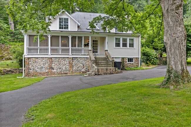 Primary Photo - 281 Riversville Rd