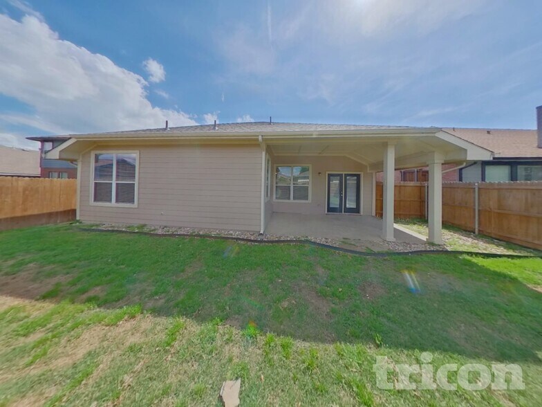 Building Photo - 369 Magnolia Dr