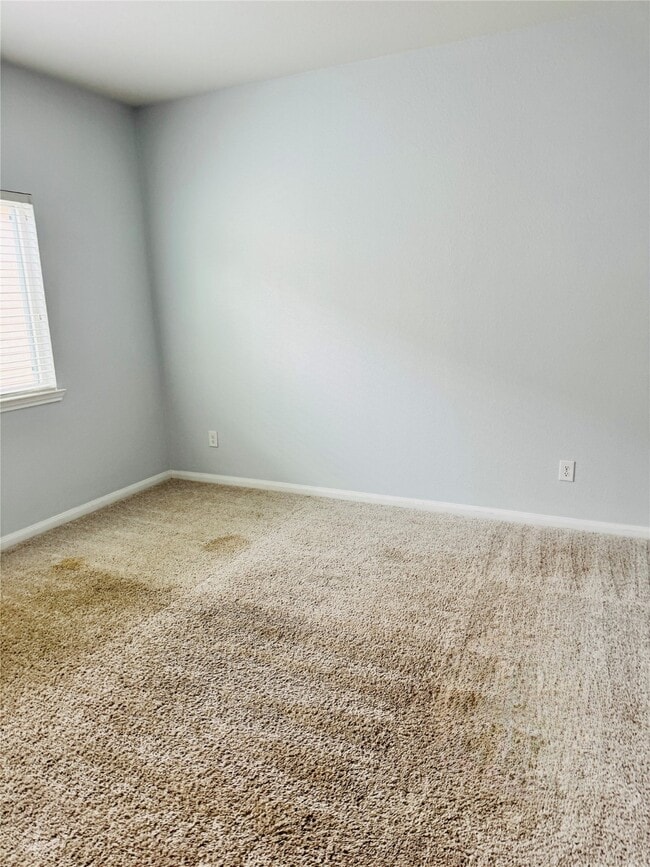 Building Photo - 13018 Laura Lake Dr