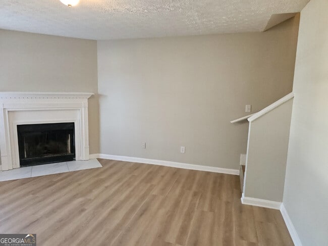 Building Photo - 210 Sabal Dr