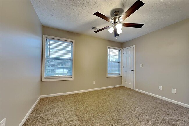 Building Photo - 1664 Summit Pl Way