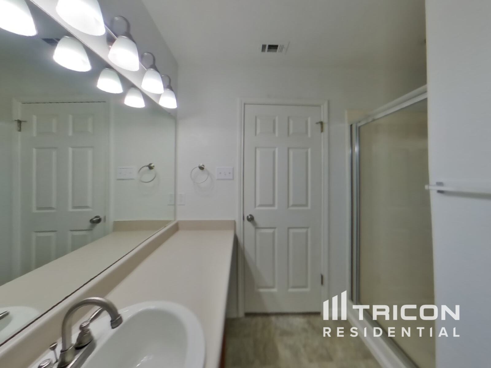 Building Photo - 228 Fall Creek Dr