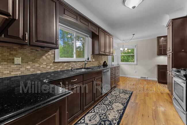 Building Photo - 31671 Nixon St