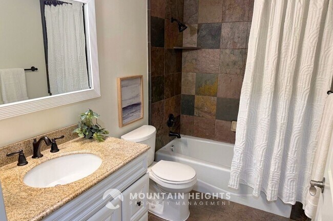 Building Photo - 3987 Red Tail Dr