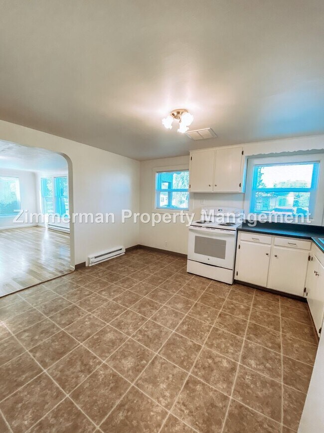 Building Photo - 485 N 24th St