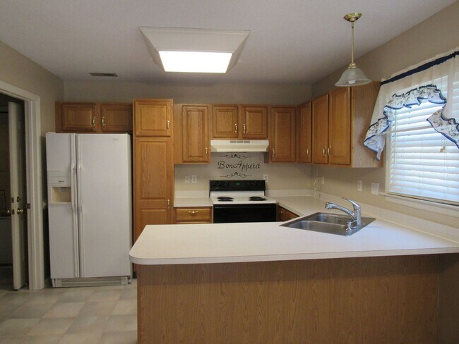 Building Photo - 3 BR 2 BA Hunters Creek