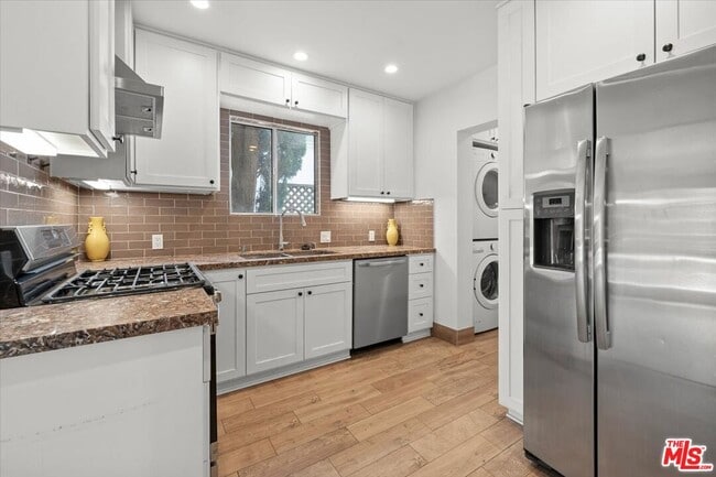 Building Photo - 6233 W 6th St