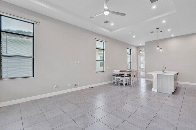 Building Photo - 9399 SW Pepoli Way