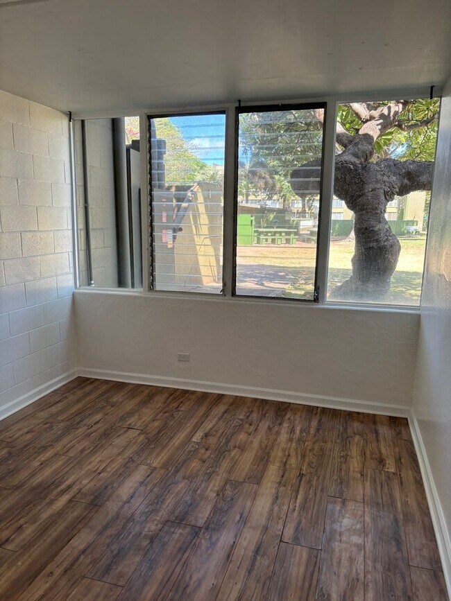 Building Photo - Harbor Lights 1-Bedroom – Pool, Courtyard, & Steps to Shopping