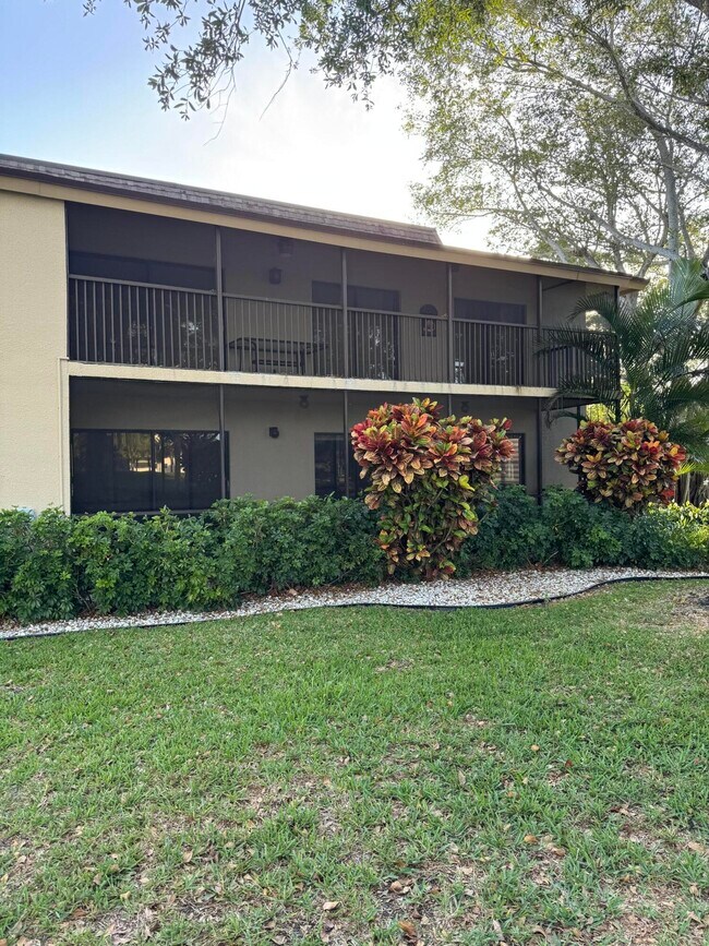 Building Photo - 297 Deer Creek Blvd