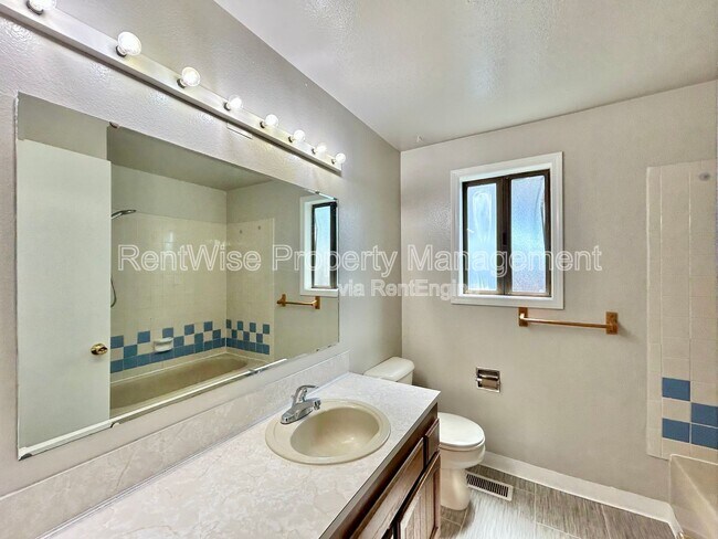 Building Photo - 5132 Mercury Ct