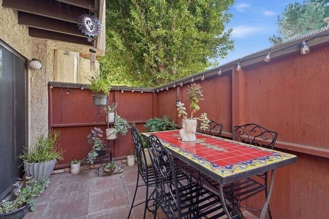 Building Photo - 7135 Firmament Ave