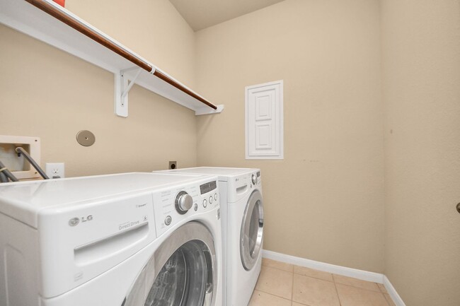 Building Photo - 28523 Pleasant Forest Dr