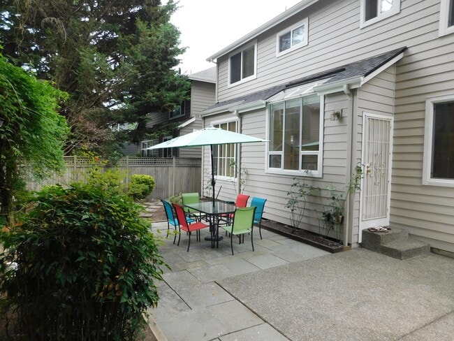 Building Photo - 22934 SE 25th Pl