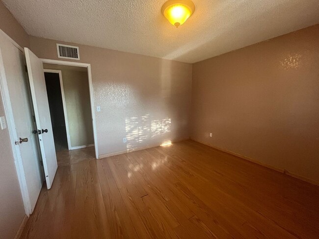 Building Photo - affordable 3 bedroom 2 bath home with gara...